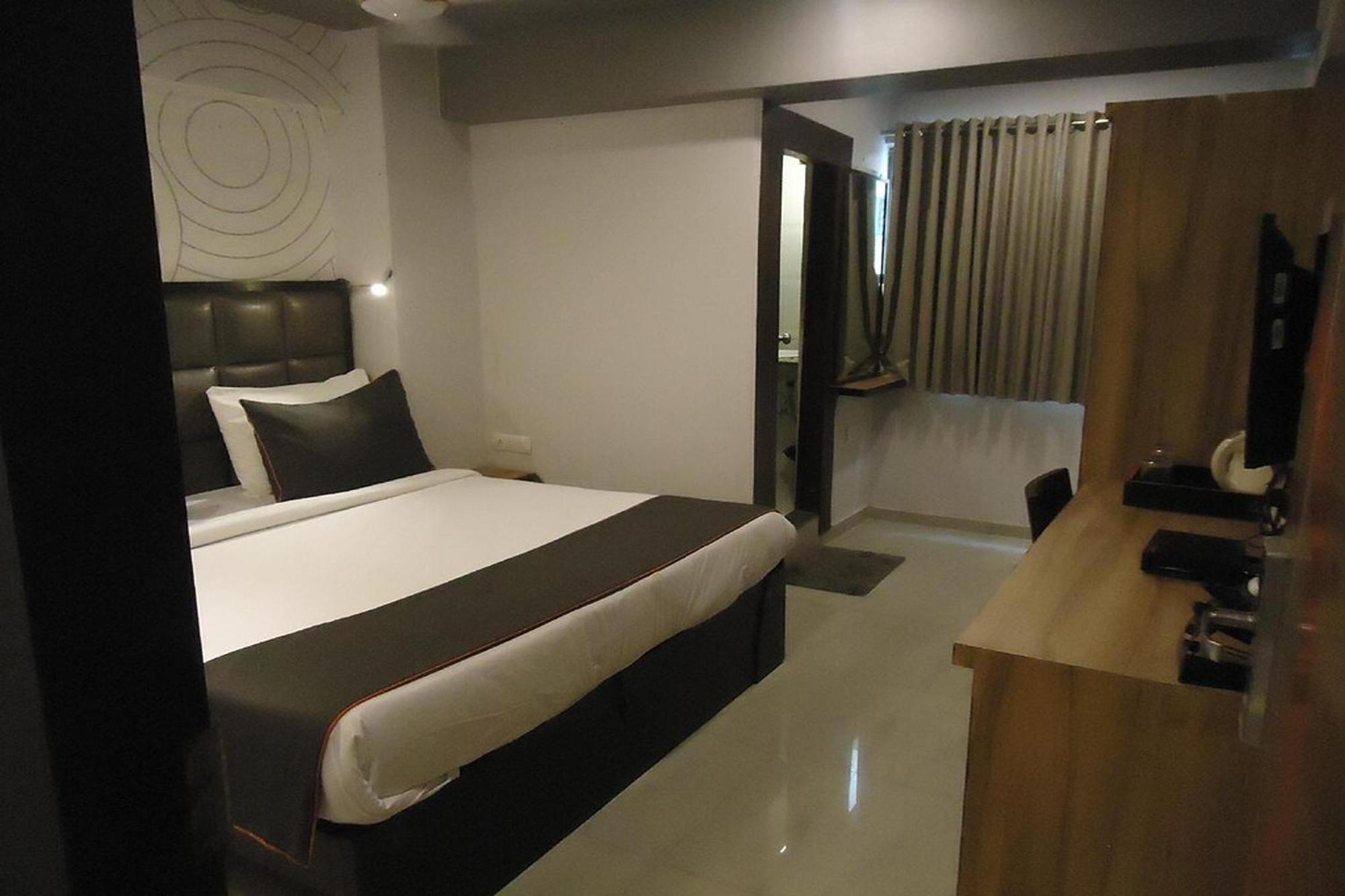 Hotel Maan Residency Satellite Road Amhedabad Dış mekan fotoğraf
