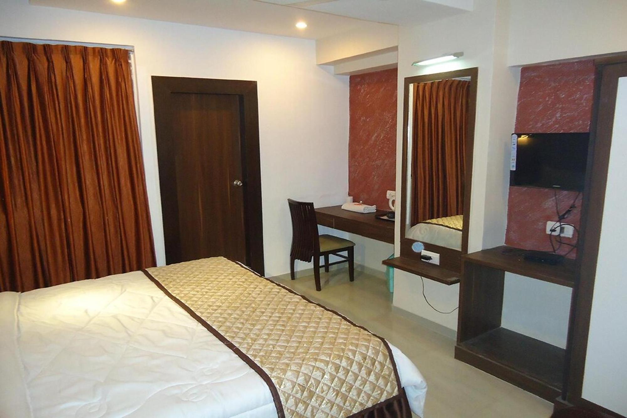 Hotel Maan Residency Satellite Road Amhedabad Dış mekan fotoğraf