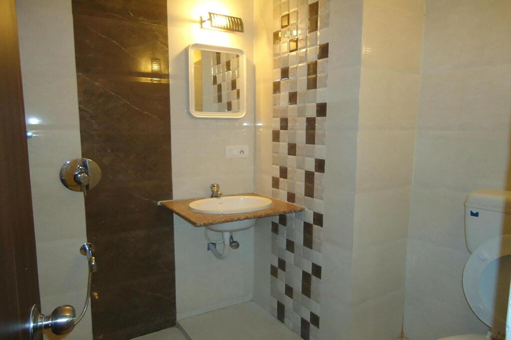 Hotel Maan Residency Satellite Road Amhedabad Dış mekan fotoğraf