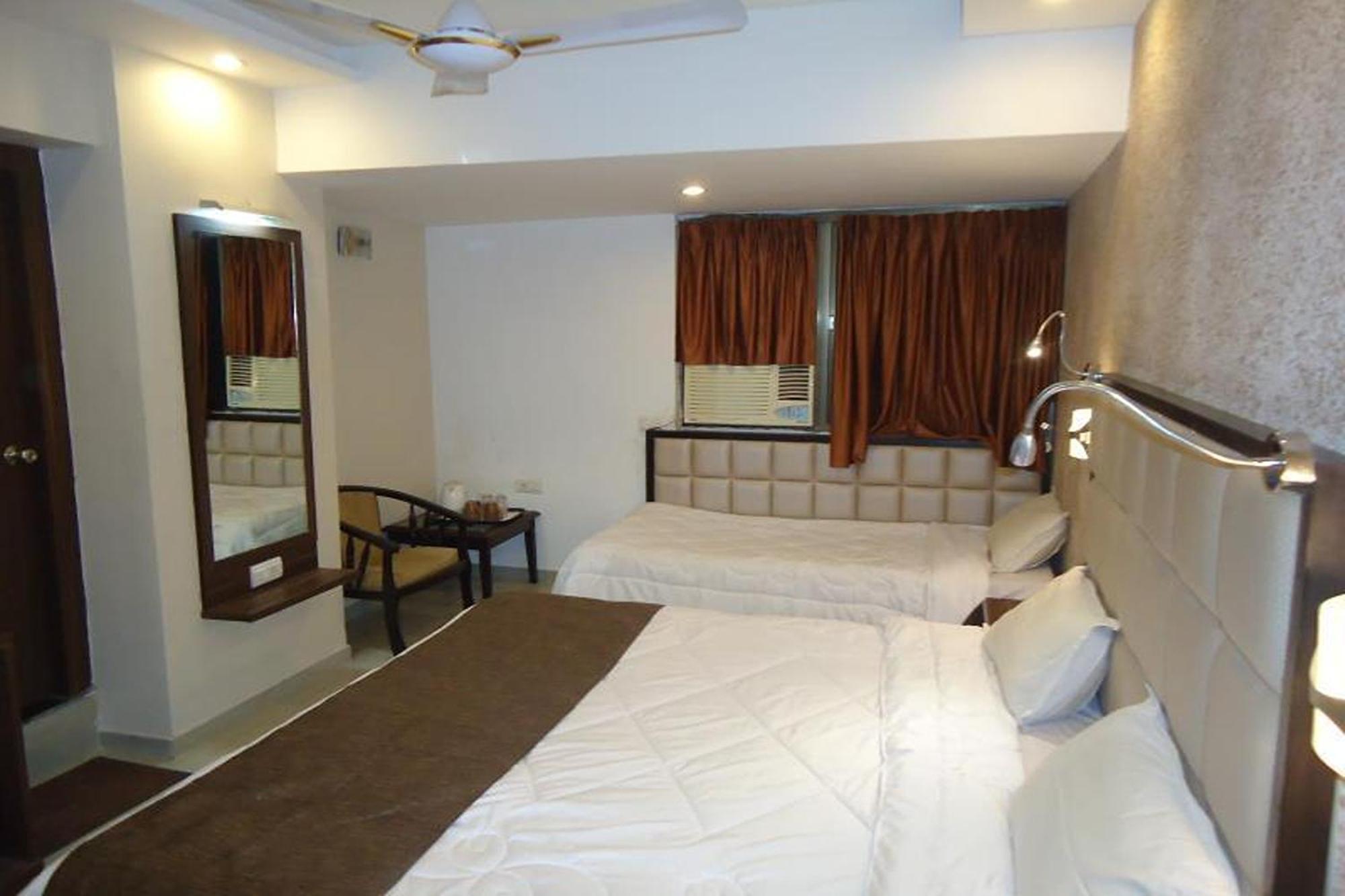 Hotel Maan Residency Satellite Road Amhedabad Dış mekan fotoğraf