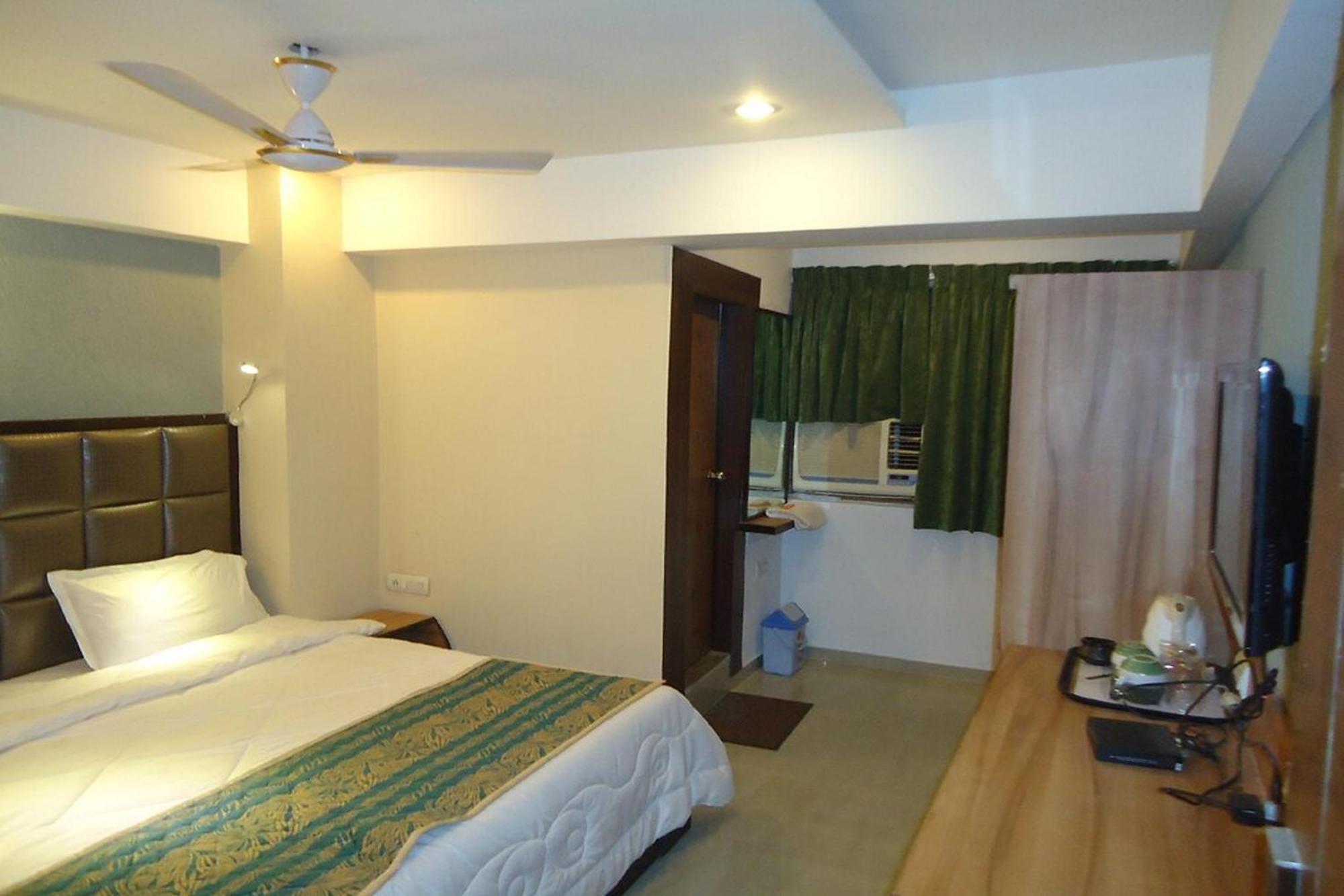 Hotel Maan Residency Satellite Road Amhedabad Dış mekan fotoğraf