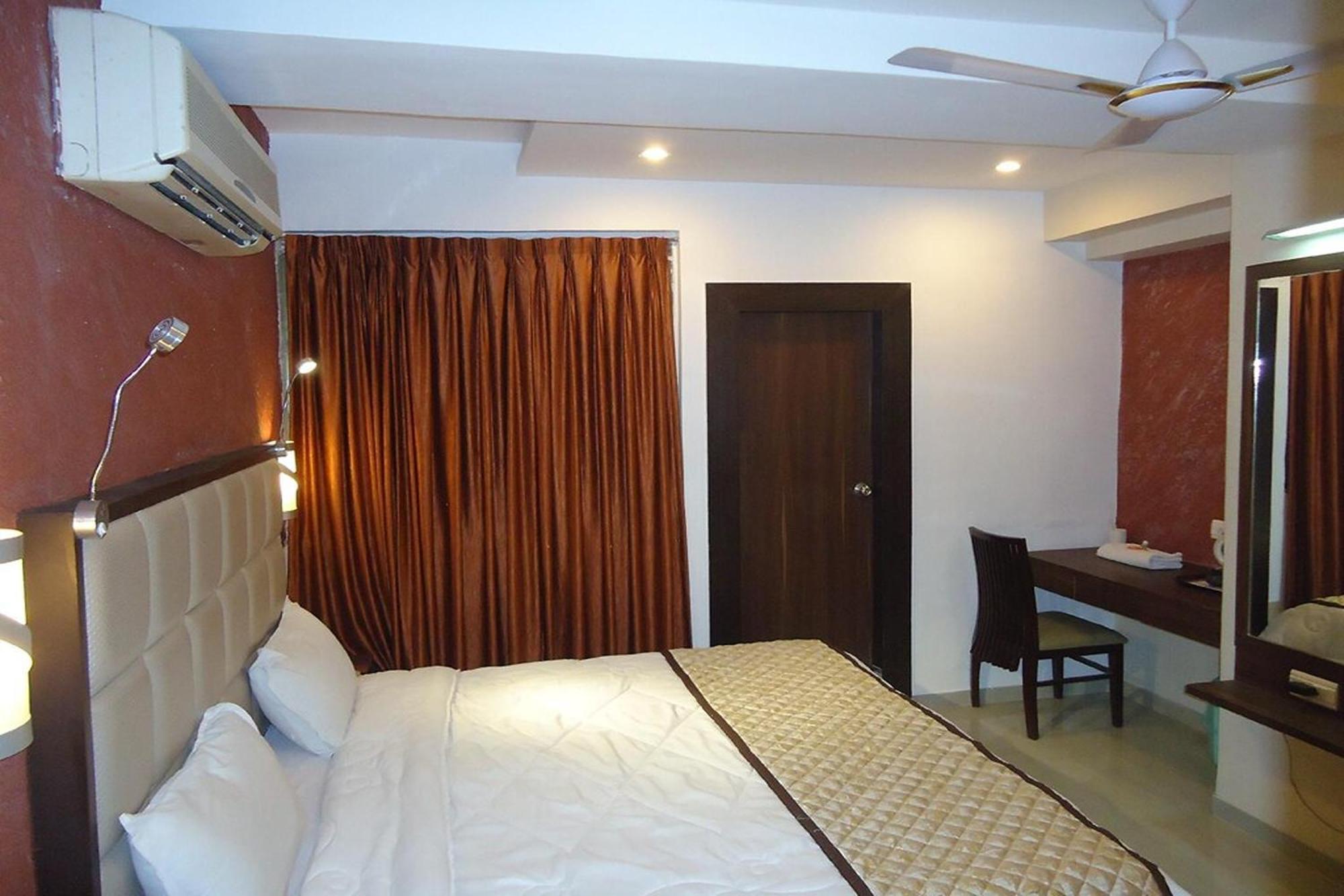 Hotel Maan Residency Satellite Road Amhedabad Dış mekan fotoğraf
