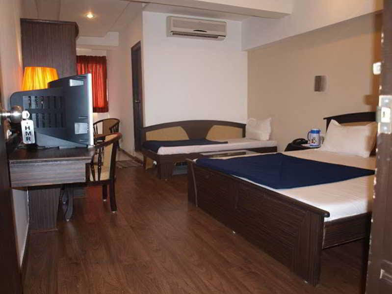 Hotel Maan Residency Satellite Road Amhedabad Dış mekan fotoğraf