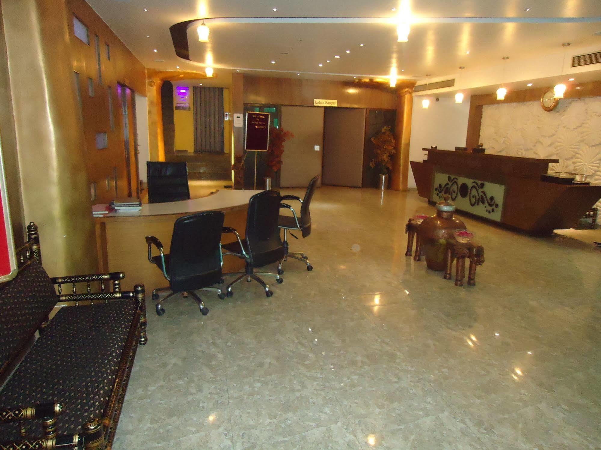 Hotel Maan Residency Satellite Road Amhedabad Dış mekan fotoğraf
