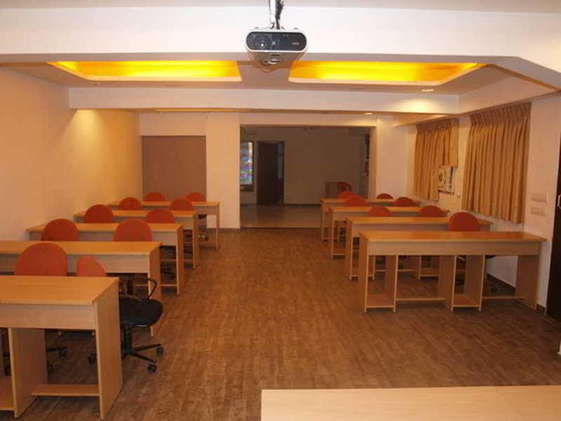 Hotel Maan Residency Satellite Road Amhedabad Dış mekan fotoğraf