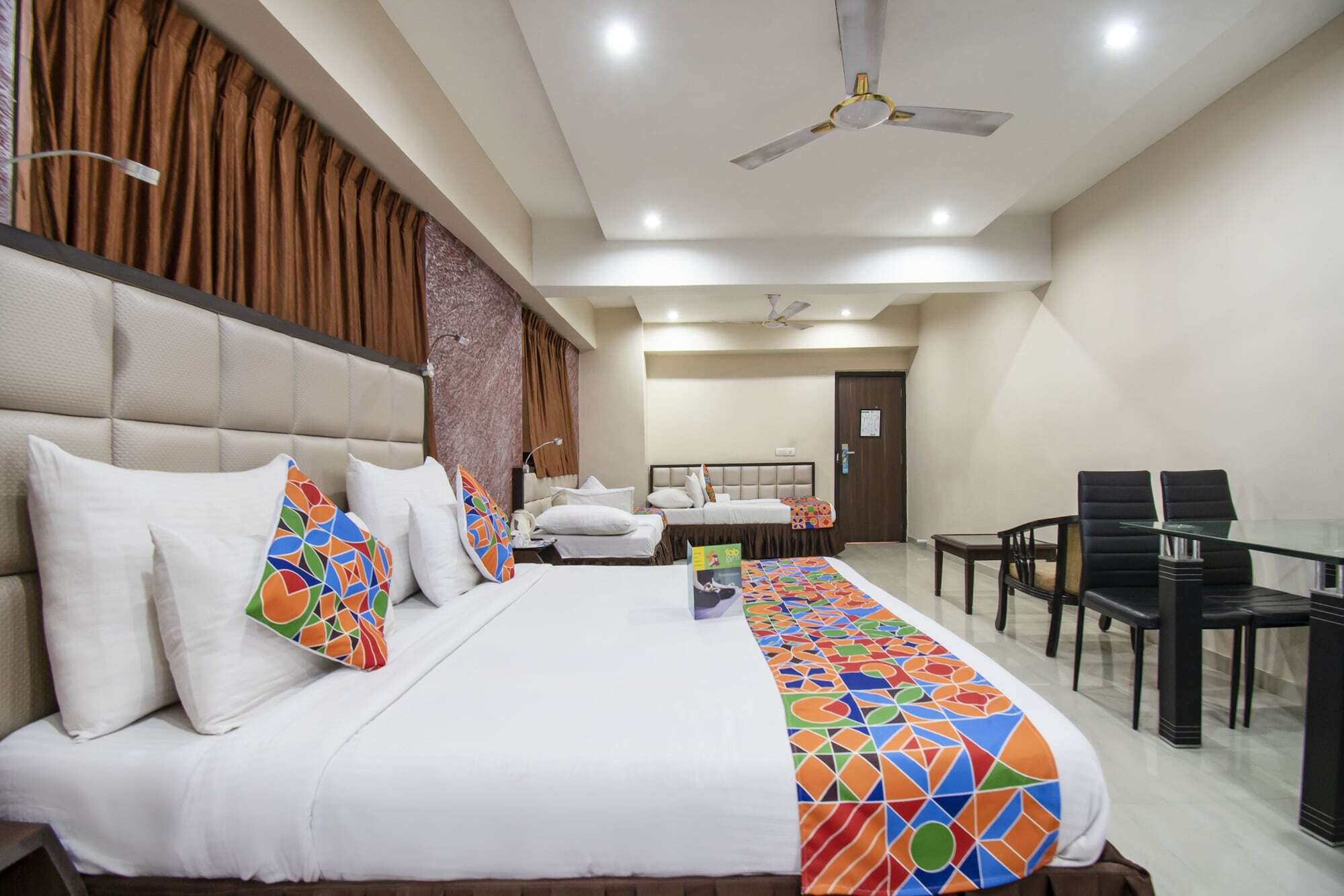 Hotel Maan Residency Satellite Road Amhedabad Dış mekan fotoğraf