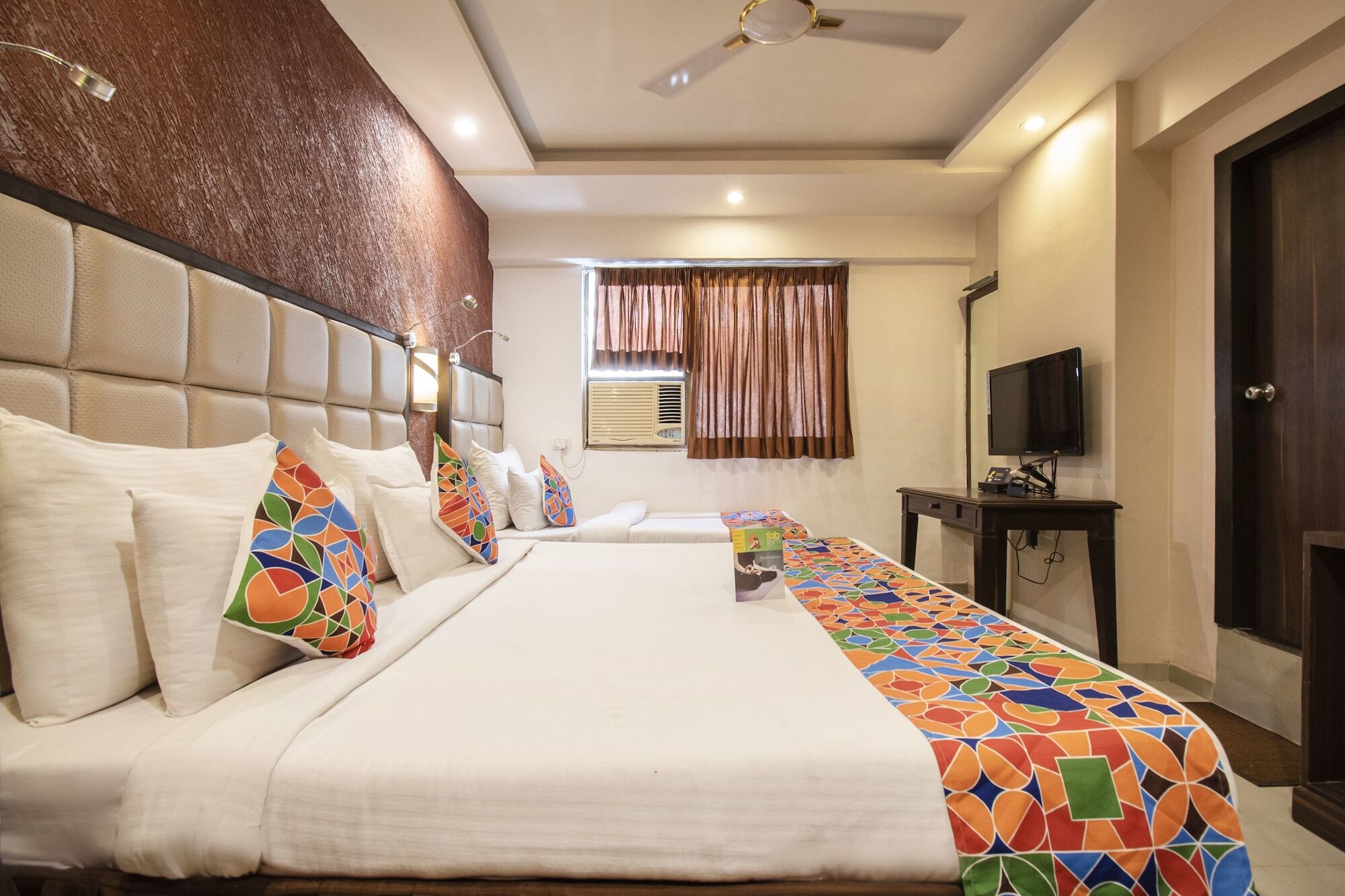 Hotel Maan Residency Satellite Road Amhedabad Dış mekan fotoğraf