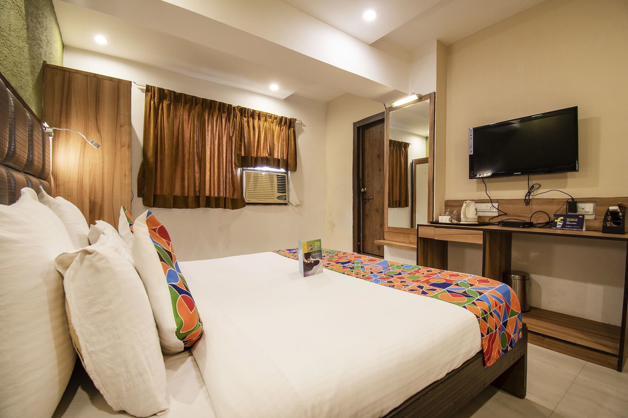 Hotel Maan Residency Satellite Road Amhedabad Dış mekan fotoğraf